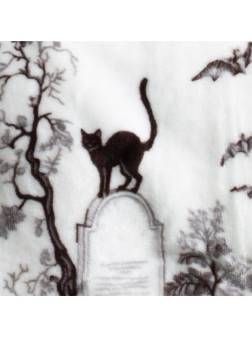 ENVOGUE Skeleton Toile Plush Blanket - Picture 4 of 5